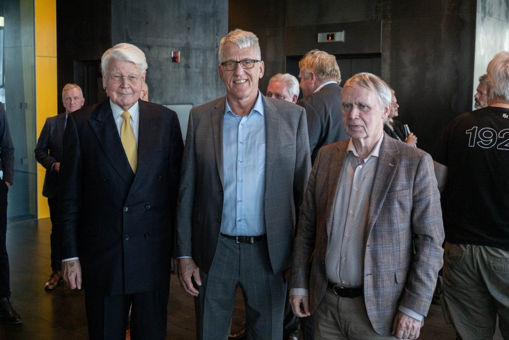Ólafur Ragnar Grímsson, Finnbjörn A. Hermannsson og Þórólfur Gíslason í samfagnaði eftir málþingið.